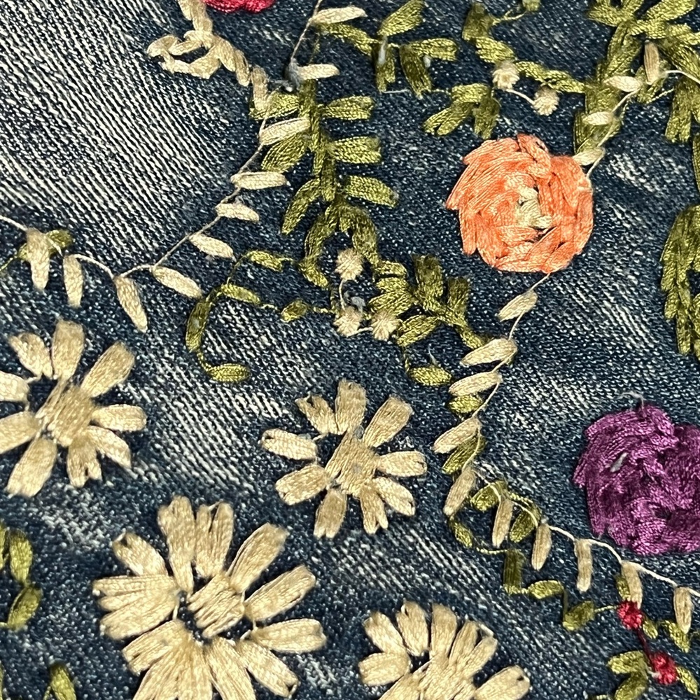 BLUE VELVET patchwork embroidery relaxed fit fray hem washed out jeans sz MEDIUM - Picture 13 of 14